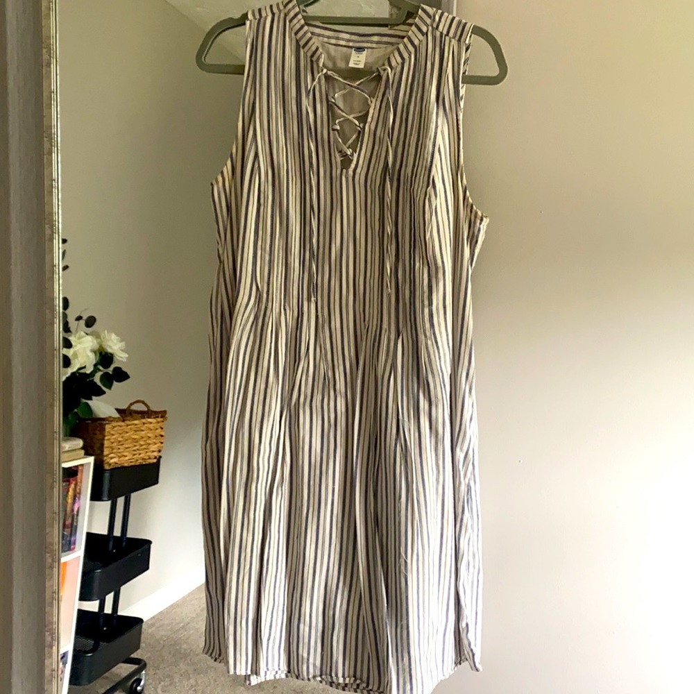 Old Navy Medium Stripe Dress. White and Blue